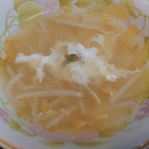卵ともやしとキャベツの中華スープ
